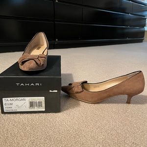 Tahari brown suede pumps with bow, lightly worn!